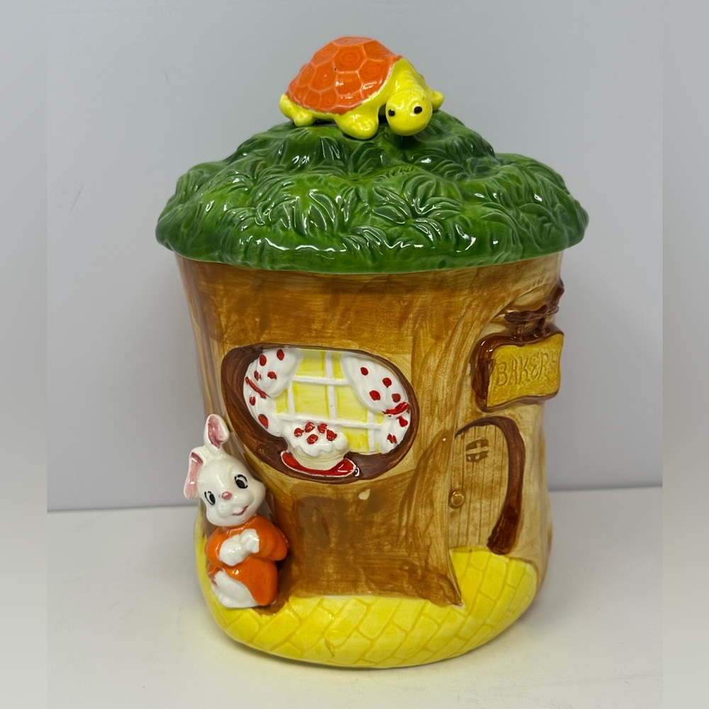 Vintage LEFTON Japan Treehouse Bakery Theme Cookie Jar With Rabbit and Turtle